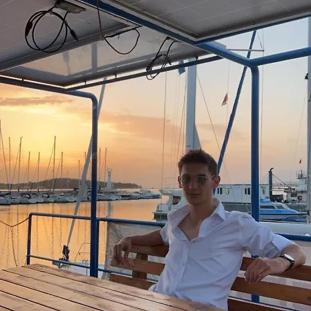 Daire Cozy Msida Penthouse Tal-Hriereb