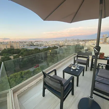 Cozy Msida Penthouse Tal-Hriereb
