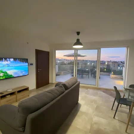 Cozy Msida Penthouse Appartement