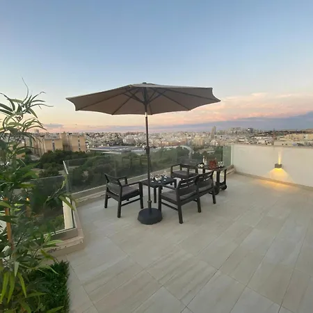 Cozy Msida Penthouse Tal-Hriereb