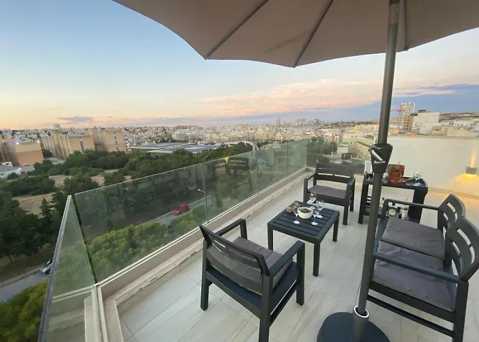 Cozy Msida Penthouse Tal-Hriereb